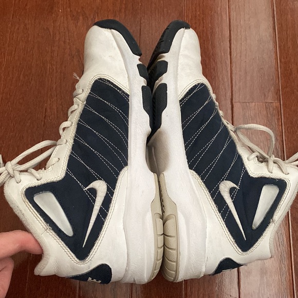 Nike Basketball Shoes - Picture 7 of 9